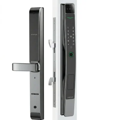 Serrure connectée KARTUS haut de gamme avec poignée ergonomique, lecteur d'empreinte digitale circulaire et clavier numérique tactile.